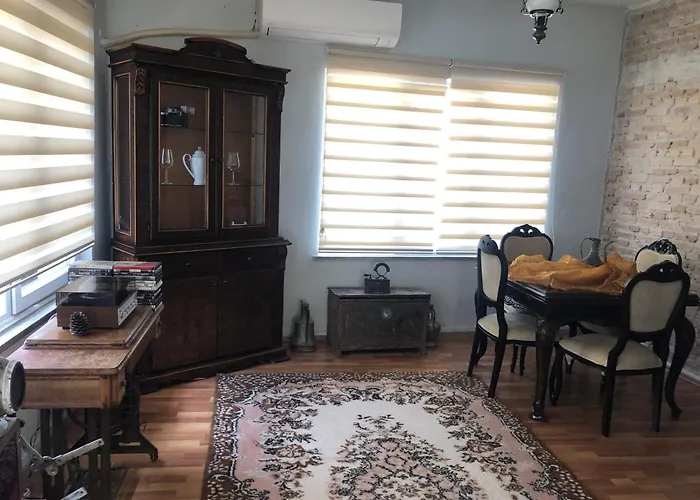 Kaleici, Great Location, With Separate Kitchen *